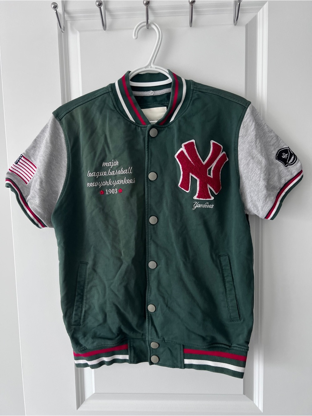 MLB New York Yankees short sleeve varsity jacket